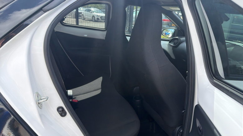 Toyota Aygo X 1.0 VVT-i Edge 5dr Petrol Hatchback